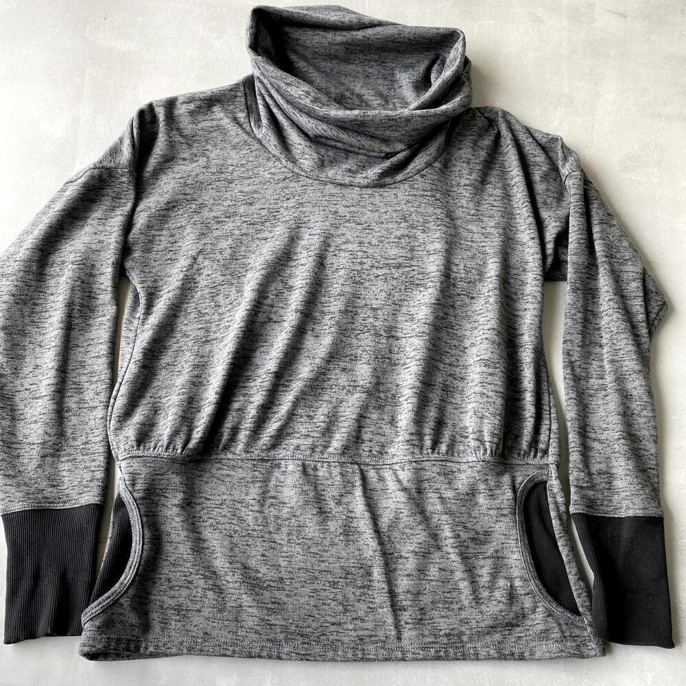 Athleta Shirt Womens Medium‎ Gray Batwing Cowl Neck Heathered